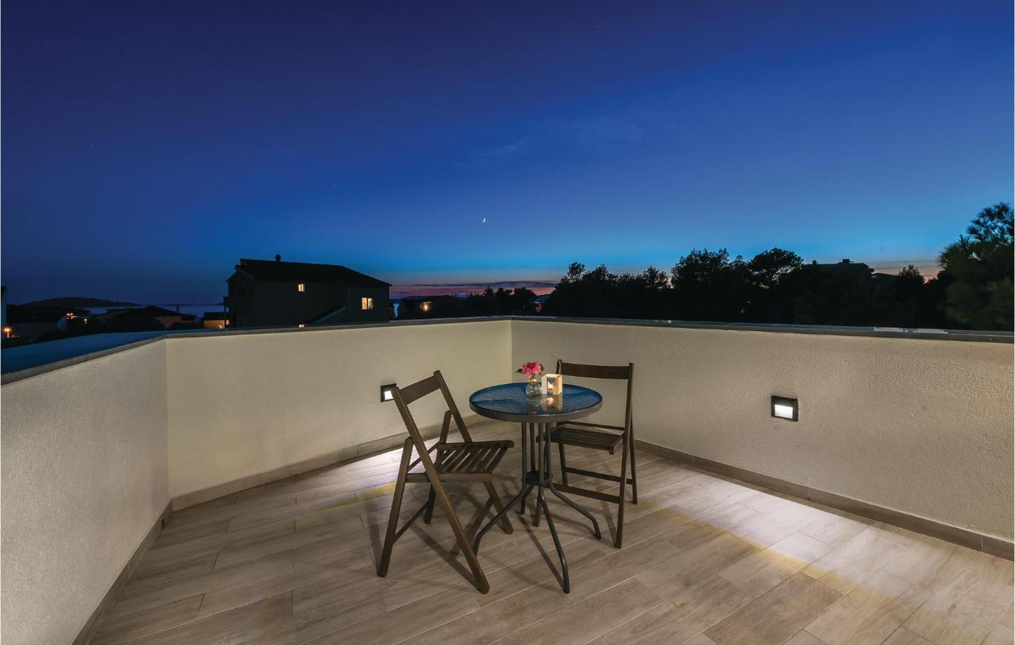 Four-Bedroom Holiday Home in Šibenik Buitenkant foto