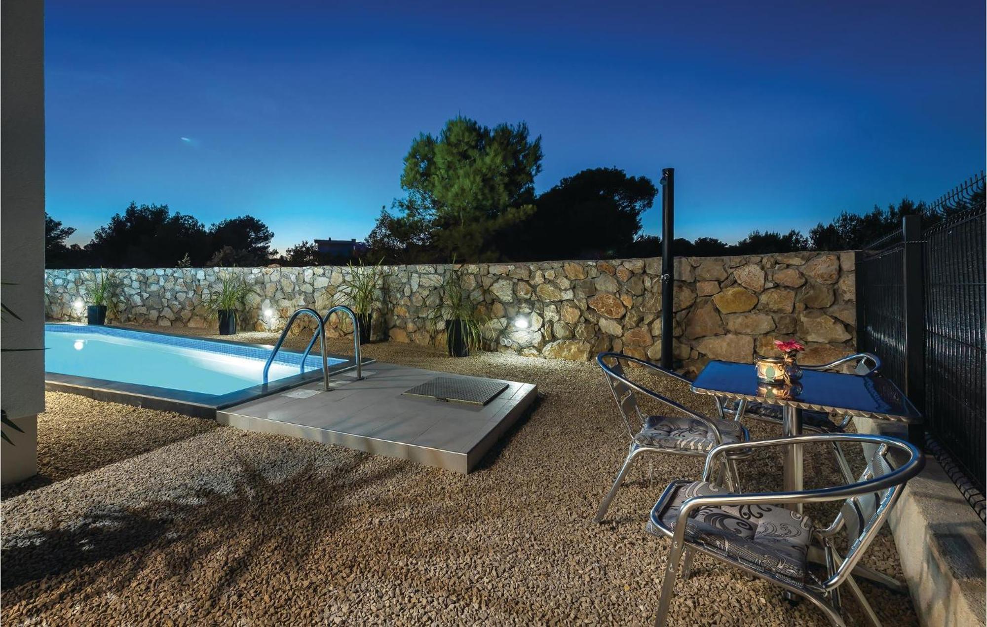 Four-Bedroom Holiday Home in Šibenik Buitenkant foto